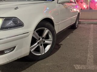 1998 Toyota Mark II VIII (X100), белый, 520000 рублей, вид 3