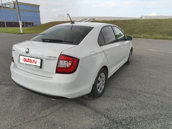 2018 Skoda Rapid I Рестайлинг, белый, 980000 рублей - вид 11