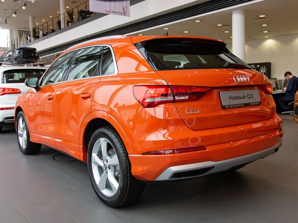 2020 Audi Q3 35 TFSI II (F3), оранжевый - вид 3