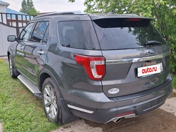 2019 Ford Explorer V Рестайлинг 2, серый, 3500000 рублей - вид 4