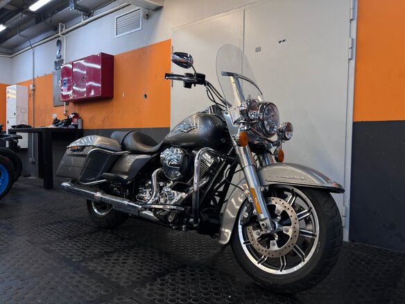 2016 Harley-Davidson Road King, бежевый, 1500000 рублей - вид 1