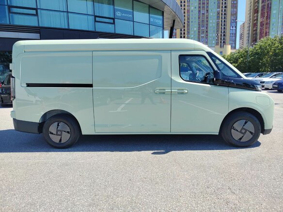 2026 Farizon SuperVan, белый, 6400000 рублей - вид 3