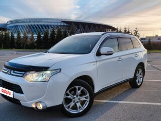 2014 Mitsubishi Outlander III, белый, 1680000 рублей, вид 1