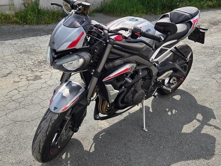 2020 Triumph Street Triple, серый, 1040000 рублей, вид 4