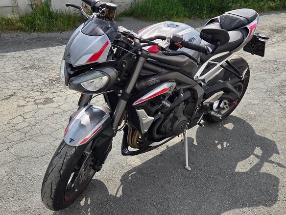 2020 Triumph Street Triple, серый, 1040000 рублей - вид 3