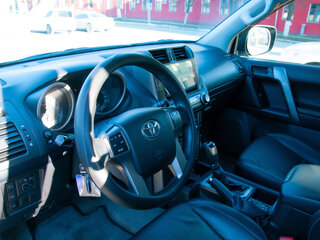 2013 Toyota Land Cruiser Prado 4-speed 150 Series Рестайлинг 1, белый, 3600000 рублей, вид 5