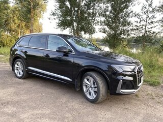 2020 Audi Q7 45 TFSI II (4M) Рестайлинг, чёрный, 4890000 рублей, вид 4