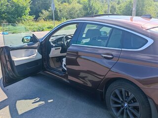 2011 BMW 5 серии Gran Turismo 530d xDrive VI (F10/F11/F07), пурпурный, 1800000 рублей, вид 4
