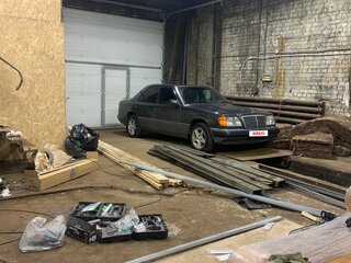 1993 Mercedes-Benz E-Класс 220 I (W124), чёрный, 430000 рублей, вид 5