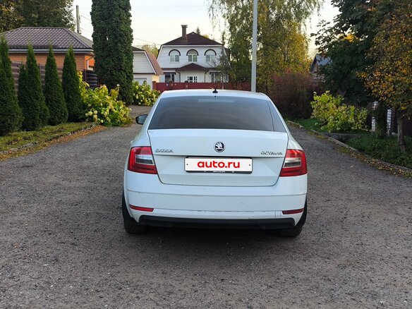 2020 Skoda Octavia III (A7) Рестайлинг, белый, 1000000 рублей - вид 2