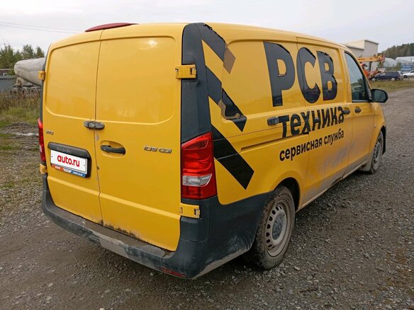 2015 Mercedes-Benz Vito, жёлтый, 1830000 рублей - вид 2