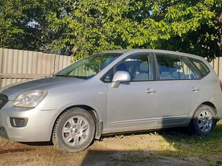 2010 Kia Carens II (UN), серый, 690000 рублей, вид 2