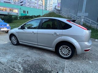 2009 Ford Focus II Рестайлинг, серебристый, 570000 рублей, вид 4