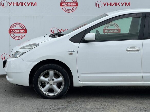 2010 Toyota Prius JDM II Рестайлинг (XW20), белый, 679000 рублей - вид 12