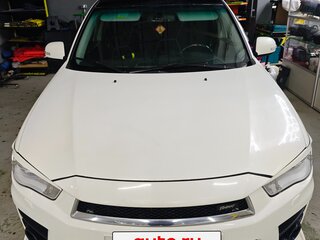 2011 Mitsubishi Outlander II Рестайлинг, белый, 1130000 рублей, вид 3
