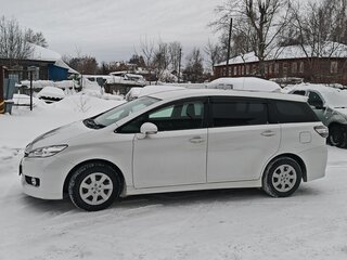 2013 Toyota Wish II Рестайлинг, белый, 1650000 рублей, вид 4