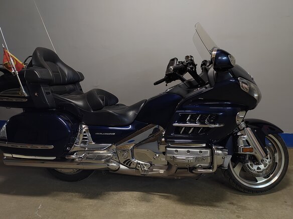 2009 Honda GL 1800 Gold Wing, синий, 720000 рублей - вид 2