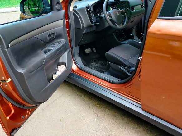 2012 Mitsubishi Outlander III, коричневый, 850000 рублей - вид 8