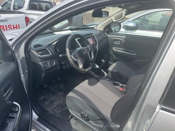 2019 Mitsubishi L200 V Рестайлинг, серый, 1850000 рублей - вид 4