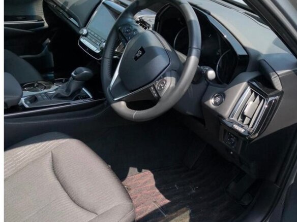 2018 Toyota Crown XV (S220), серый, 3300000 рублей - вид 5