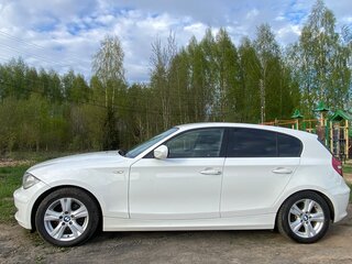 2011 BMW 1 серии 118i I (E81/E82/E87/E88) Рестайлинг, белый, 800000 рублей, вид 2