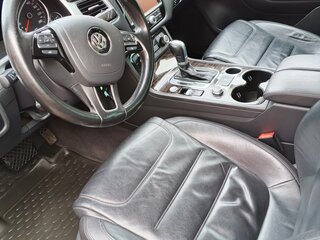 2015 Volkswagen Touareg II Рестайлинг, серый, 2290000 рублей, вид 5