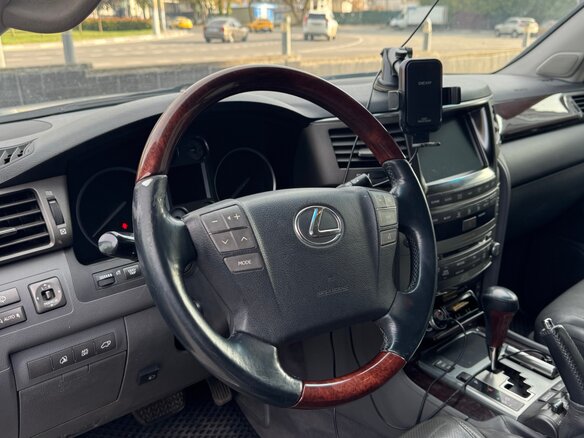2010 Lexus LX 570 III, серебристый, 3999999 рублей - вид 11