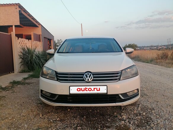 2011 Volkswagen Passat B7, белый