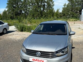 2016 Volkswagen Polo V Рестайлинг, серебристый, 650000 рублей, вид 2