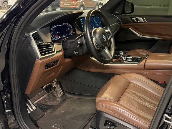 2022 BMW X5 M50d IV (G05/G18), чёрный, 9500000 рублей - вид 12