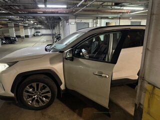 2021 Toyota RAV4 V (XA50), белый, 4550000 рублей, вид 4