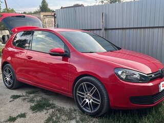 2010 Volkswagen Golf 6-speed VI, красный, 650000 рублей, вид 2