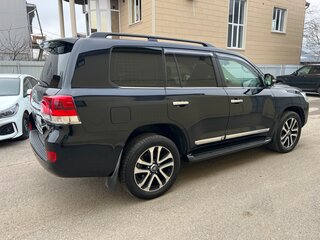 2016 Toyota Land Cruiser 200 Series Рестайлинг 2, чёрный, 4250000 рублей, вид 4