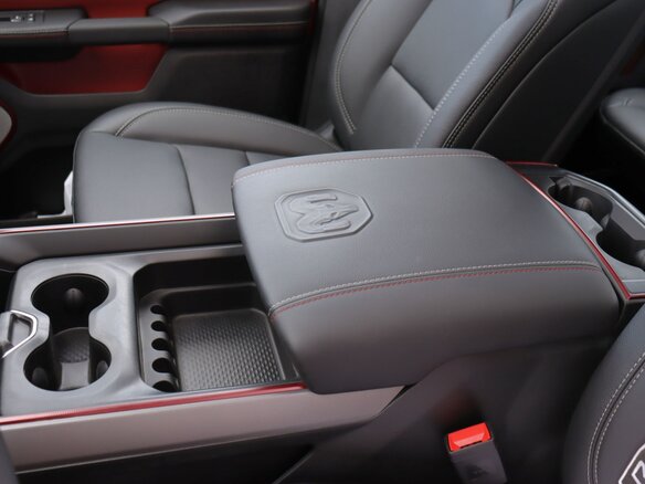 2026 Ram 1500 Quad Cab V Рестайлинг, серый, 10190000 рублей - вид 30