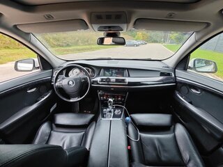 2010 BMW 5 серии Gran Turismo 530d VI (F10/F11/F07), белый, 2000000 рублей, вид 5