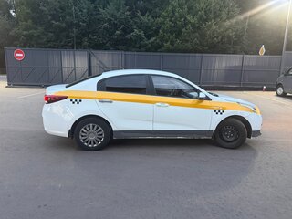 2018 Kia Rio IV, белый, 749000 рублей, вид 4