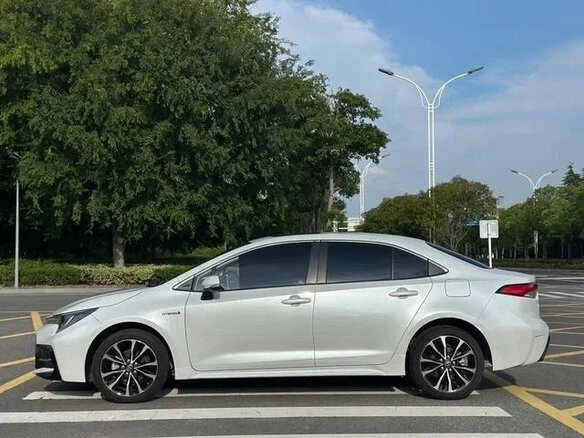 2022 Toyota Corolla Sporty XII (E210) Рестайлинг, белый, 1441027 рублей - вид 7