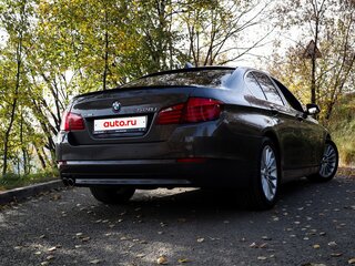 2013 BMW 5 серии 528i xDrive VI (F10/F11/F07) Рестайлинг, коричневый, 2050000 рублей, вид 4