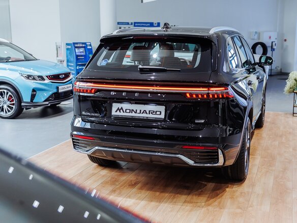 2026 Geely Monjaro, чёрный - вид 3