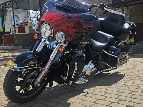2018 Harley-Davidson Electra Glide, чёрный, 1700000 рублей, вид 2