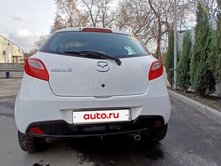 2011 Mazda 2 II Рестайлинг (DE2), белый, 770000 рублей, вид 4