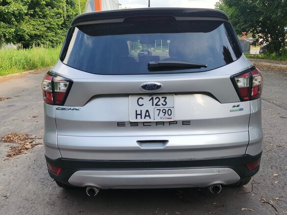 2017 Ford Escape III Рестайлинг, серебристый - вид 7