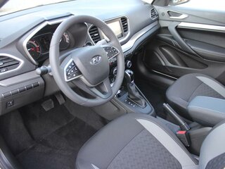 2026 Lada (ВАЗ) Vesta I Рестайлинг (NG), белый, 1735000 рублей, вид 5