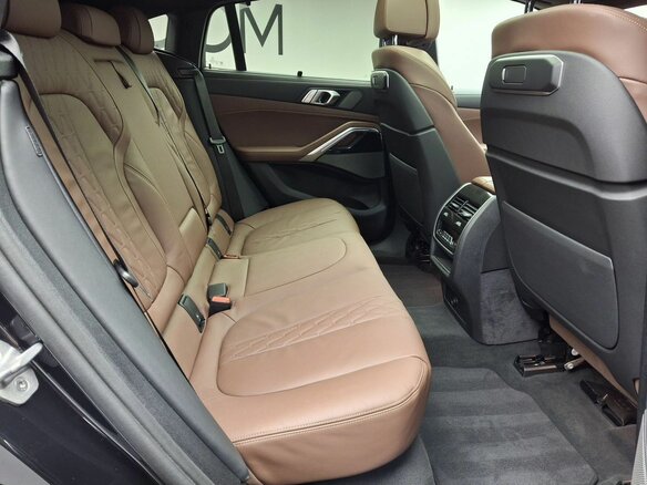 2025 BMW X6 40i III (G06) Рестайлинг, чёрный, 13500000 рублей - вид 6