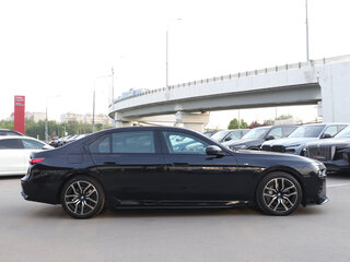 2022 BMW 7 серии 740d xDrive VII (G70), синий, 10200000 рублей, вид 4