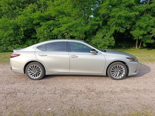 2018 Lexus ES 300h VII, серебристый, 3000000 рублей, вид 5