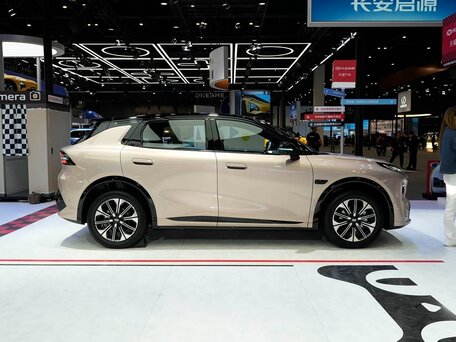 2026 Changan Qiyuan Q05 51.9 kWh II, серебристый, 2574000 рублей, вид 3