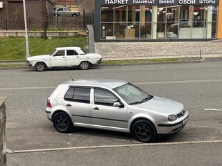 2002 Volkswagen Golf IV, белый, 420000 рублей, вид 2