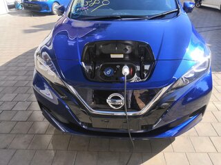 2020 Nissan Leaf II (ZE1), синий, 2600000 рублей, вид 4