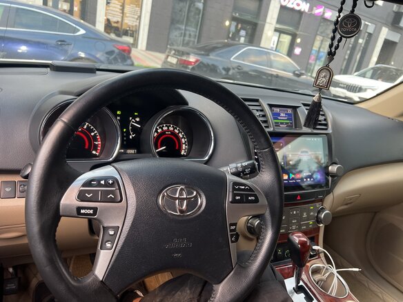 2012 Toyota Highlander II (XU40) Рестайлинг, белый - вид 12